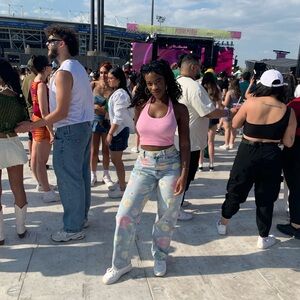 Women’s Light Wash Floral Print Jeans — Pink